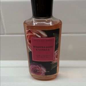 NWT! BBW Whipped Rose & Vanilla Shower Gel